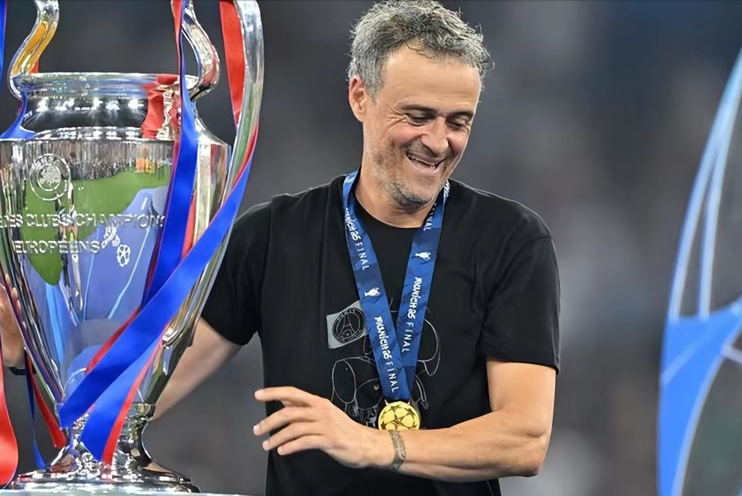 包含赛前法兰克福调整名单以备欧冠,内部沟通环节打磨,压力陡增,年轻球员得到机会的词条-多米棋牌