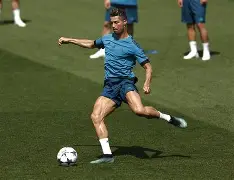 包含马德里竞技训练开放日，今夜官宣签约引欢呼，NBA常规赛在即，年轻球员得到机会的词条