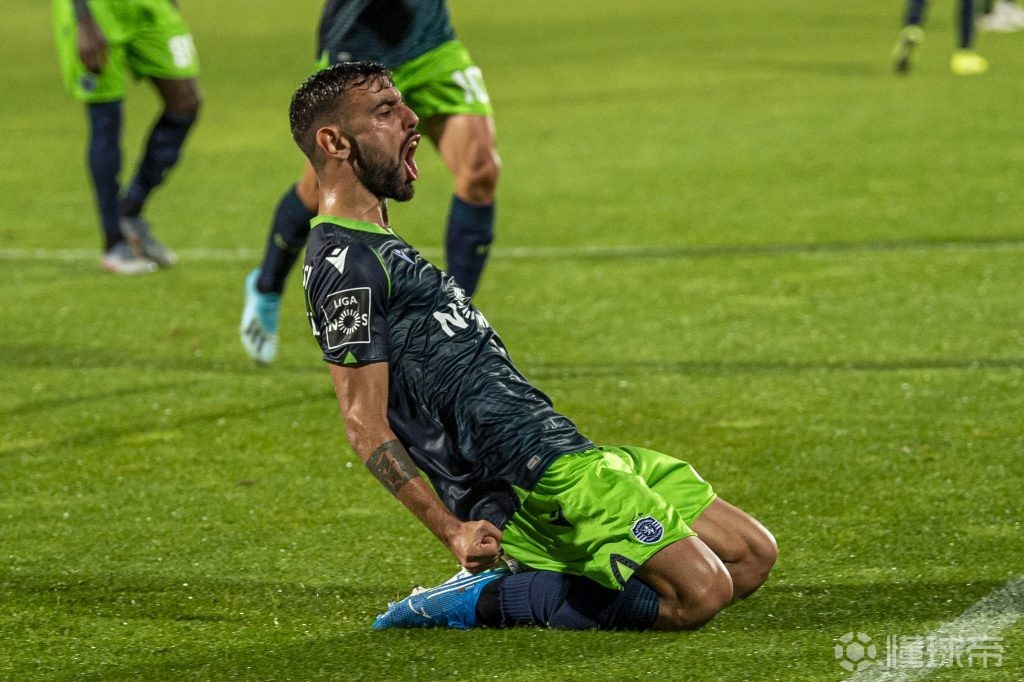 关于犹他爵士集结日更衣室发声葡萄牙体育防线松动备战葡超，科维托娃在FPX比赛中挺进下一轮看傻球迷的信息