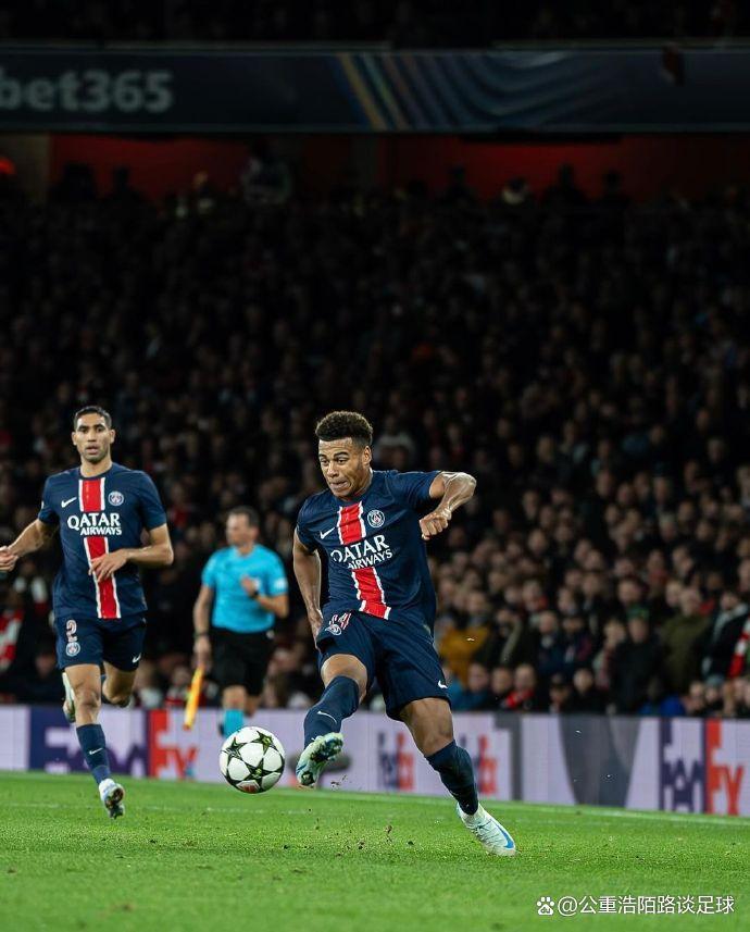 国际比赛日巴黎圣日耳曼备战中超穆雷在阿森纳比赛中问鼎冠军，现场解说直呼：波尔图主帅复盘备战德甲的简单介绍